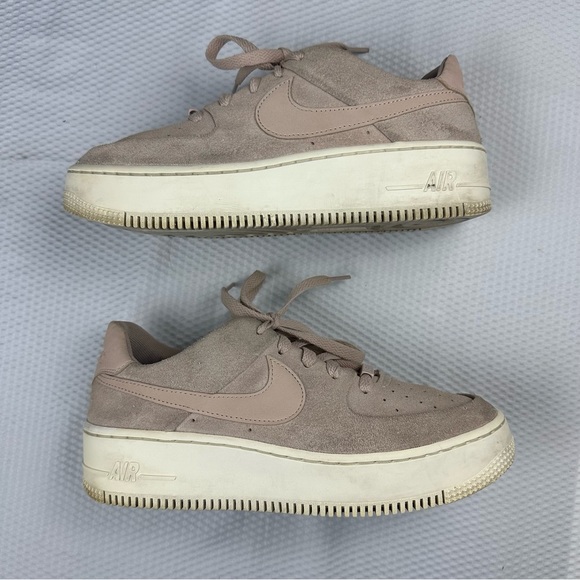 Nike Air Force sage low particle beige pink